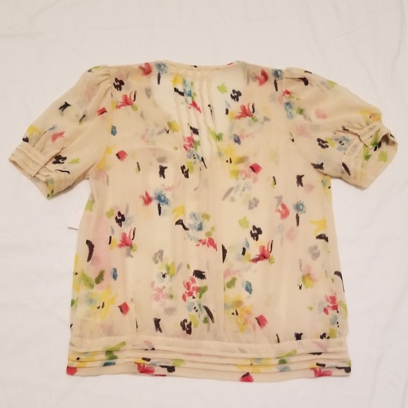 Short sleeve button up top - Picture 2 of 8